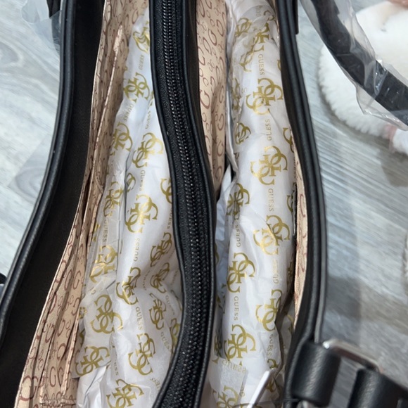 Guess bag - Picture 4 of 7
